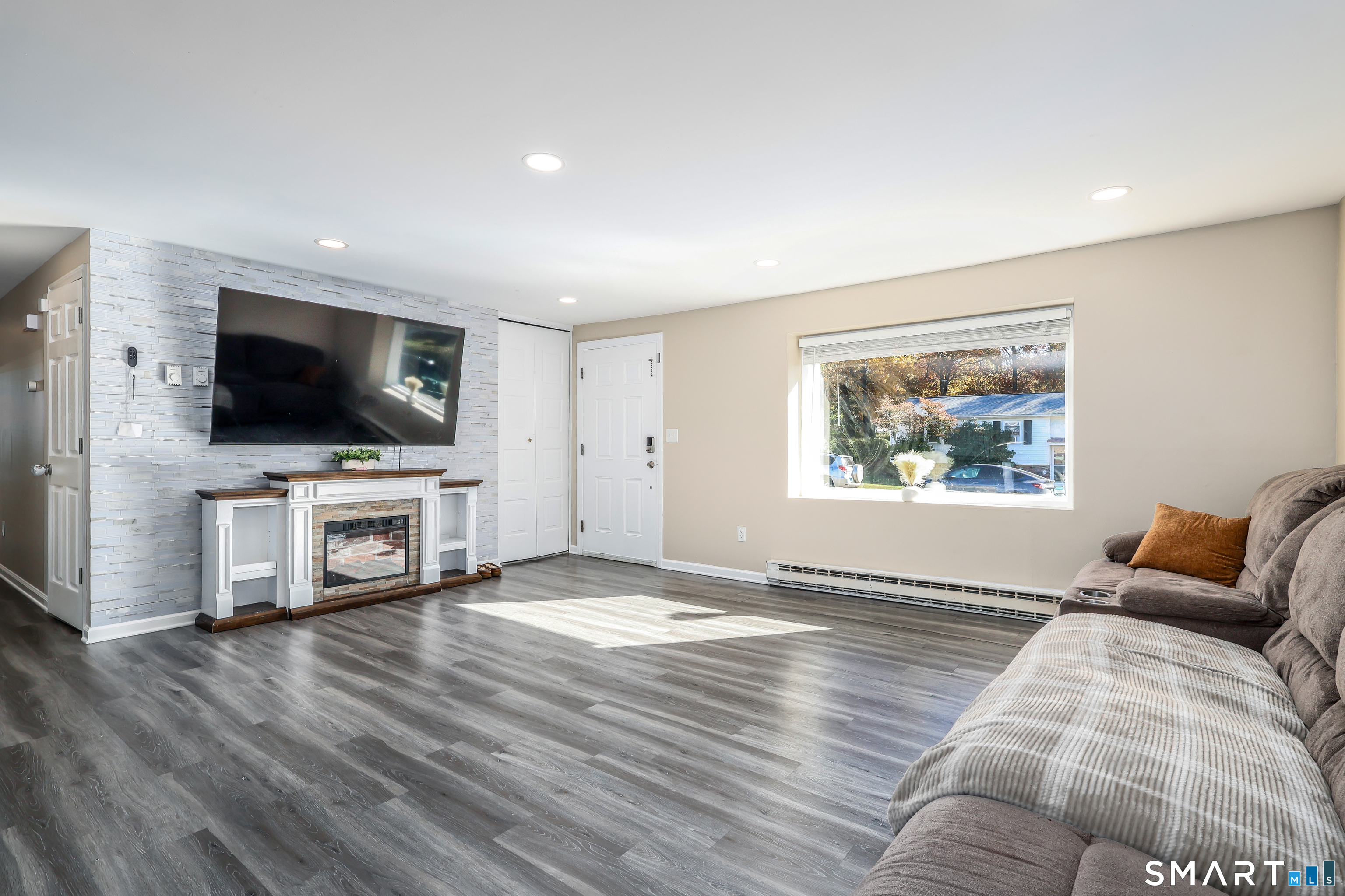 50 Deering Lane Waterbury CT 06706