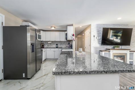 50 Deering Lane Waterbury CT 06706