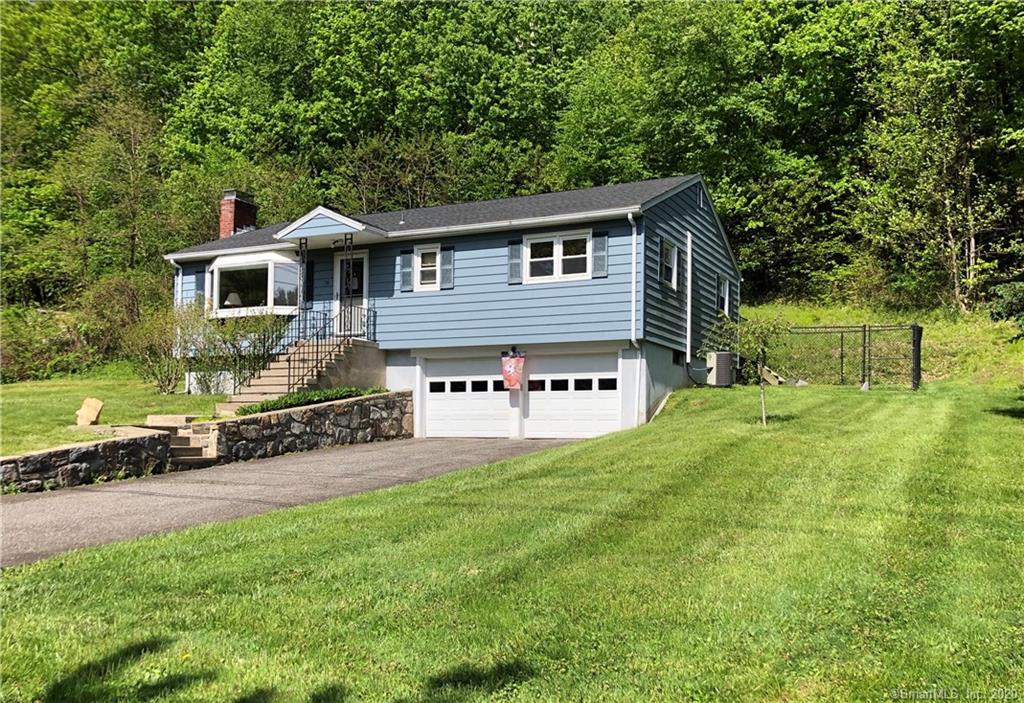 16 Seminole Drive Danbury CT 06811