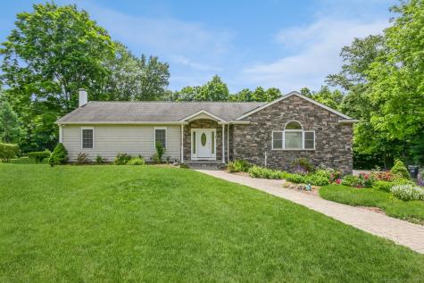 14 Brookfield Meadows Brookfield CT 06804