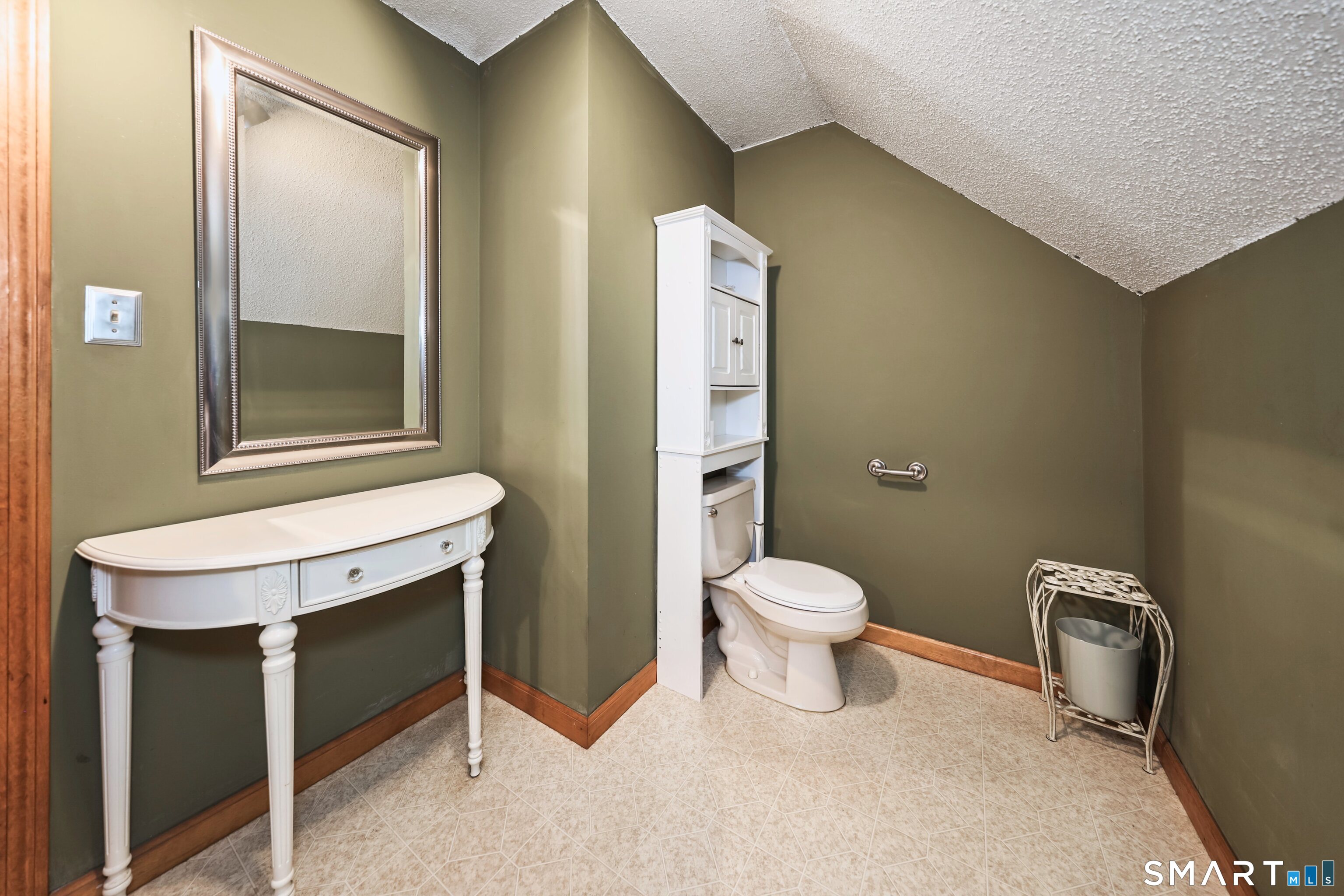 33 Red Robin Road Naugatuck CT 06770