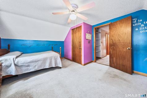 33 Red Robin Road Naugatuck CT 06770