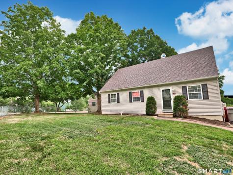 33 Red Robin Road Naugatuck CT 06770
