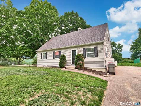 33 Red Robin Road Naugatuck CT 06770