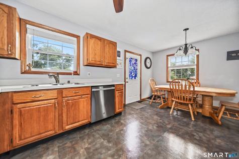 33 Red Robin Road Naugatuck CT 06770