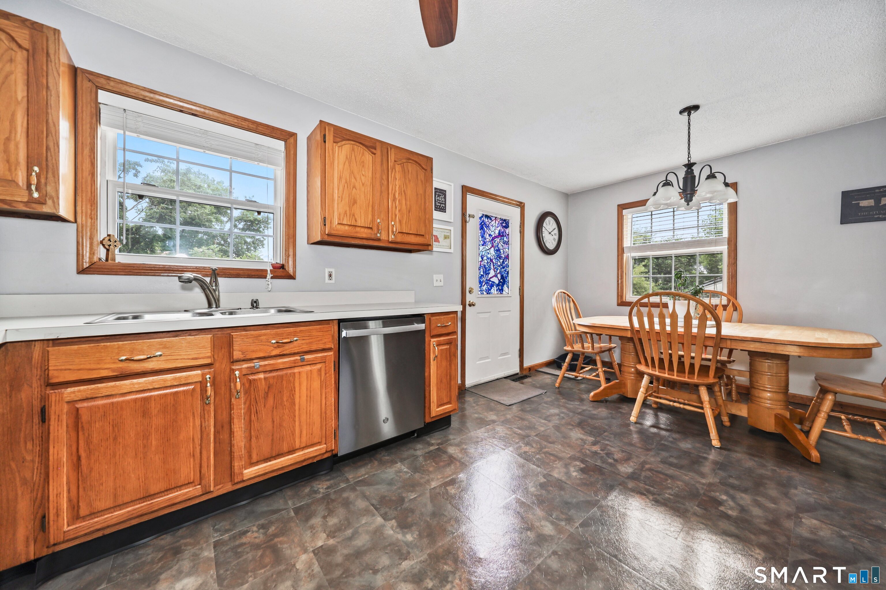 33 Red Robin Road Naugatuck CT 06770