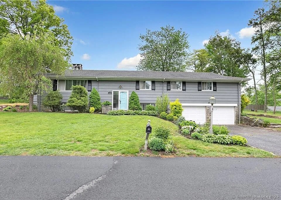 175 Twin Oaks Terrace Stratford CT 06614