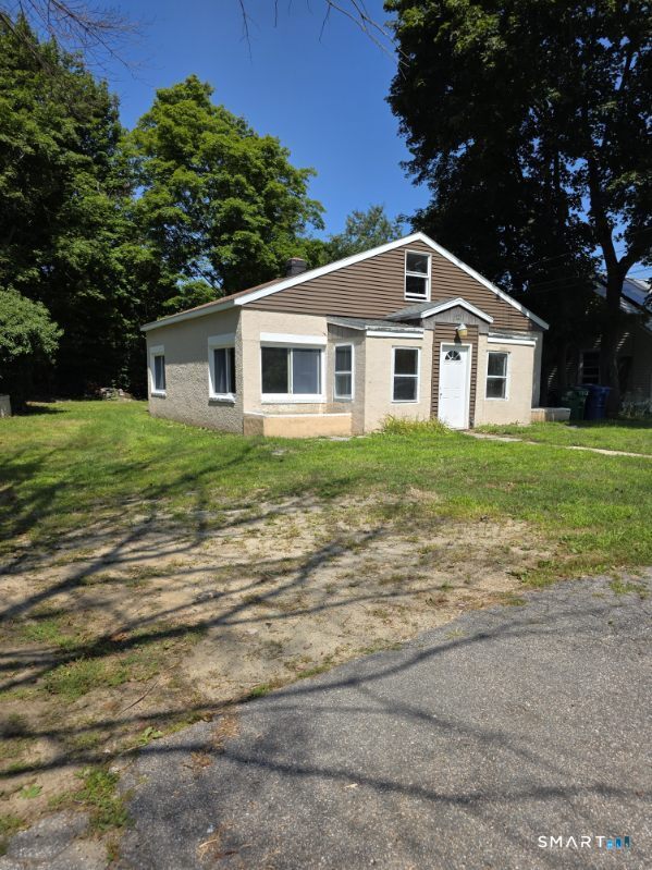 12 Woodlawn Avenue Waterford CT 06385