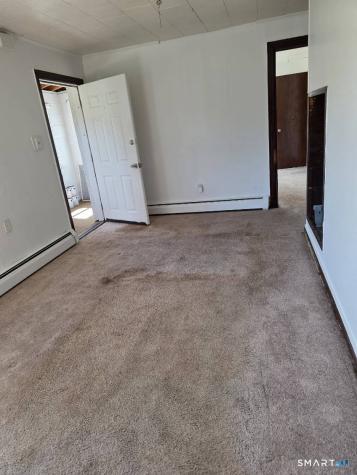12 Woodlawn Avenue Waterford CT 06385
