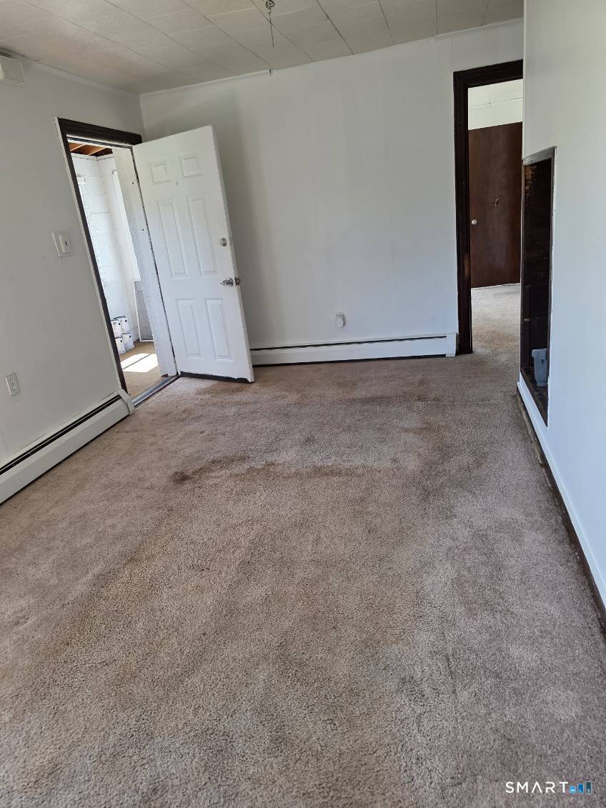 12 Woodlawn Avenue Waterford CT 06385