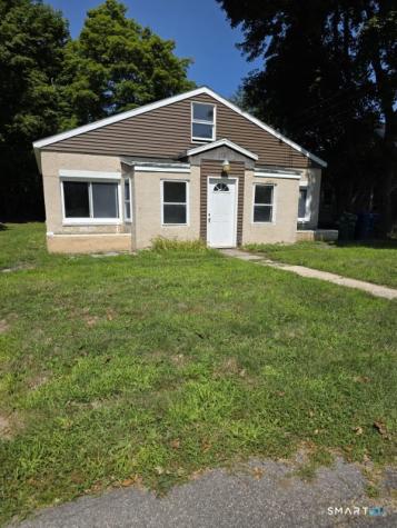 12 Woodlawn Avenue Waterford CT 06385