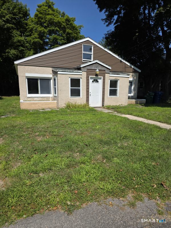 12 Woodlawn Avenue Waterford CT 06385