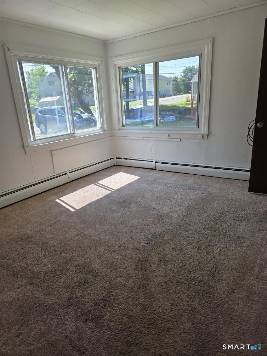 12 Woodlawn Avenue Waterford CT 06385