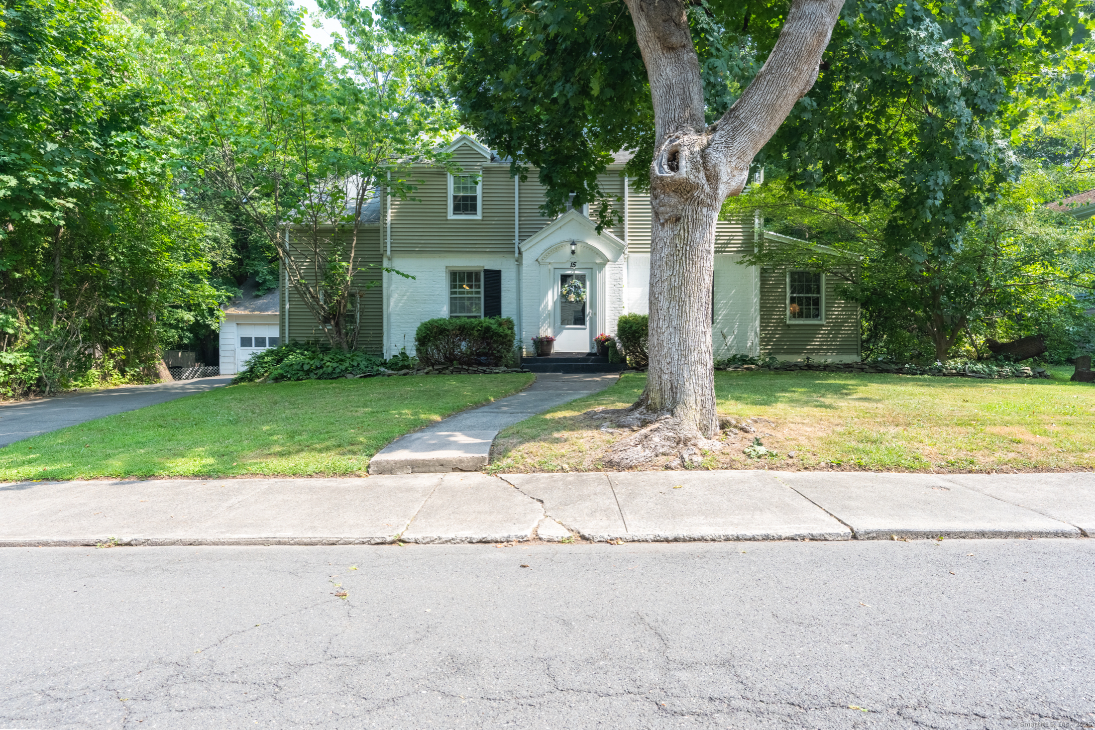 15 Robin Lane New Haven CT 06515