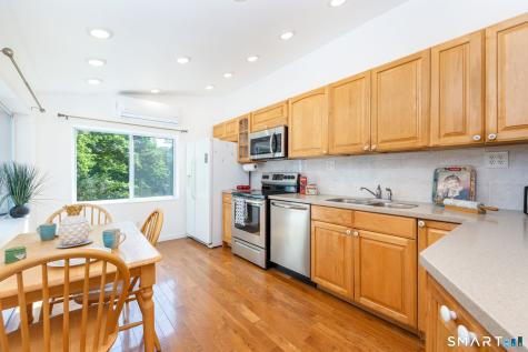 2 Barn Hill Road Bloomfield CT 06002