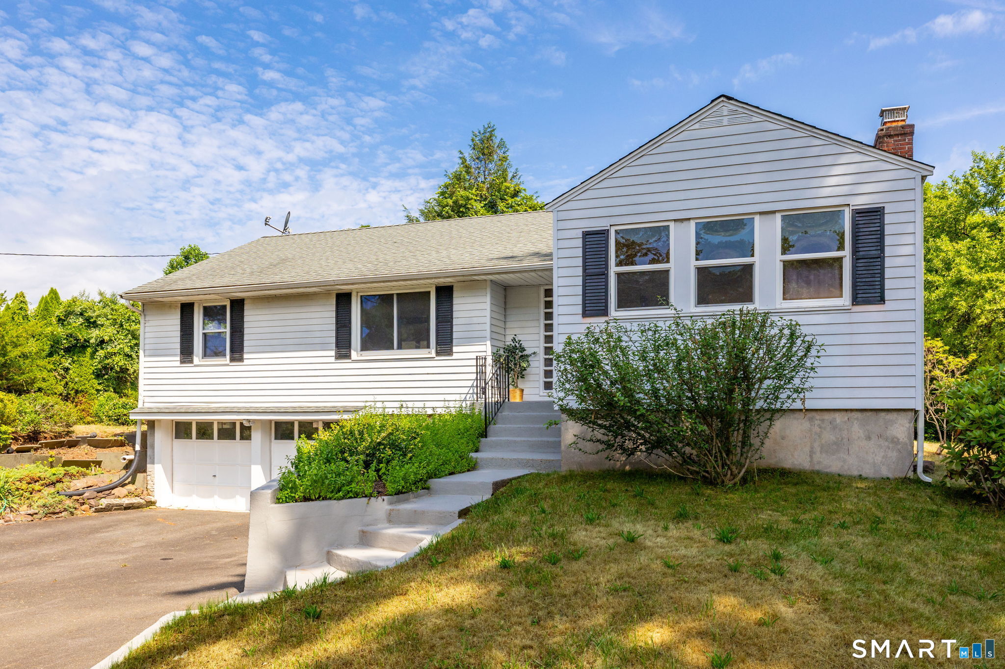 2 Barn Hill Road Bloomfield CT 06002
