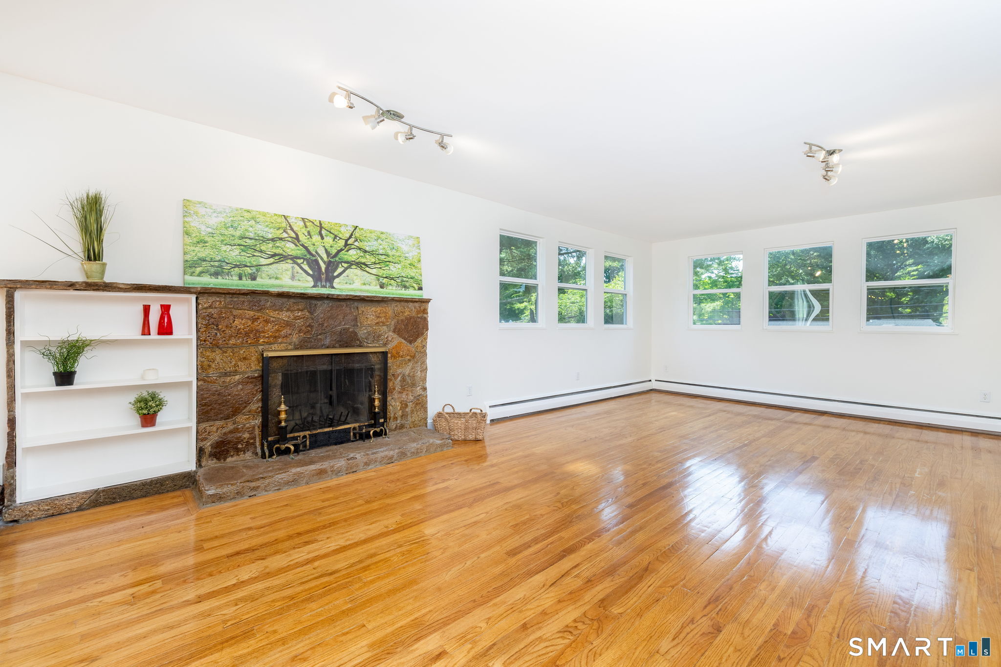 2 Barn Hill Road Bloomfield CT 06002