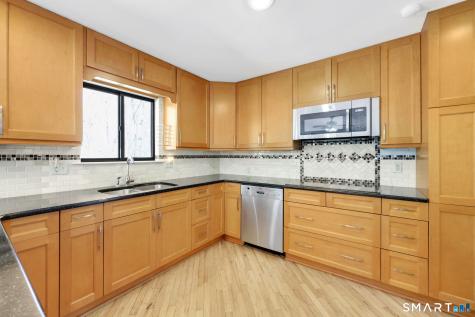 18 Ledgewood Road Redding CT 06896