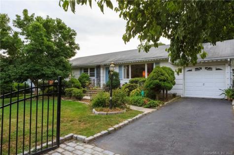 95 Sigwin Drive Fairfield CT 06824