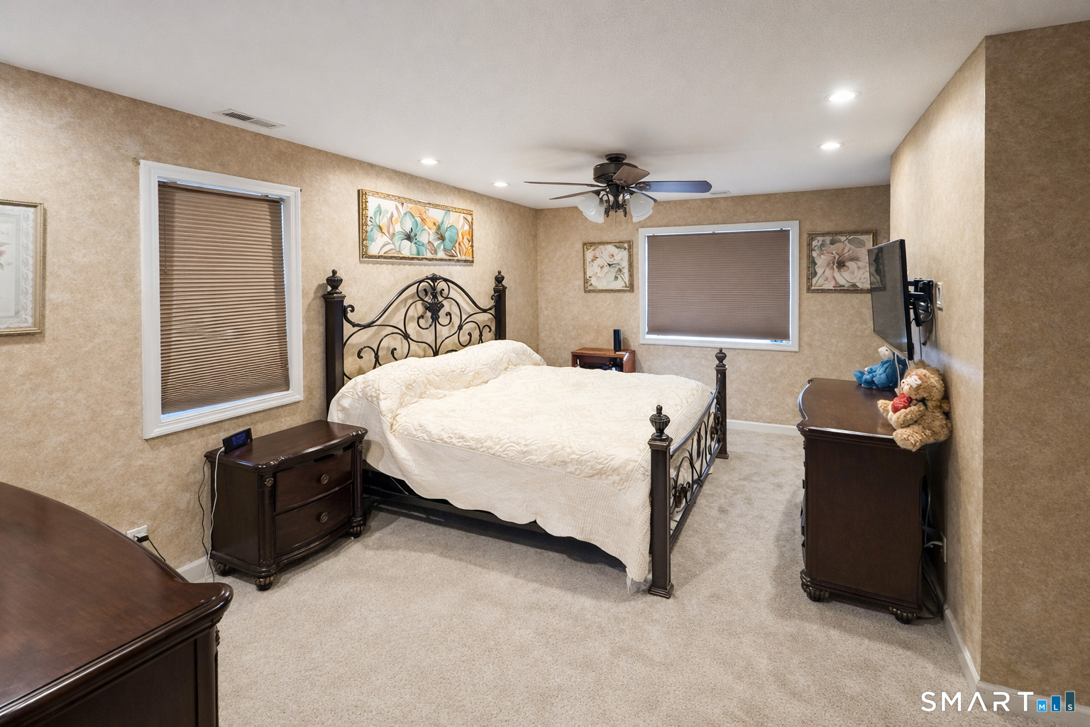 8 Whispering Pines Drive Wallingford CT 06492