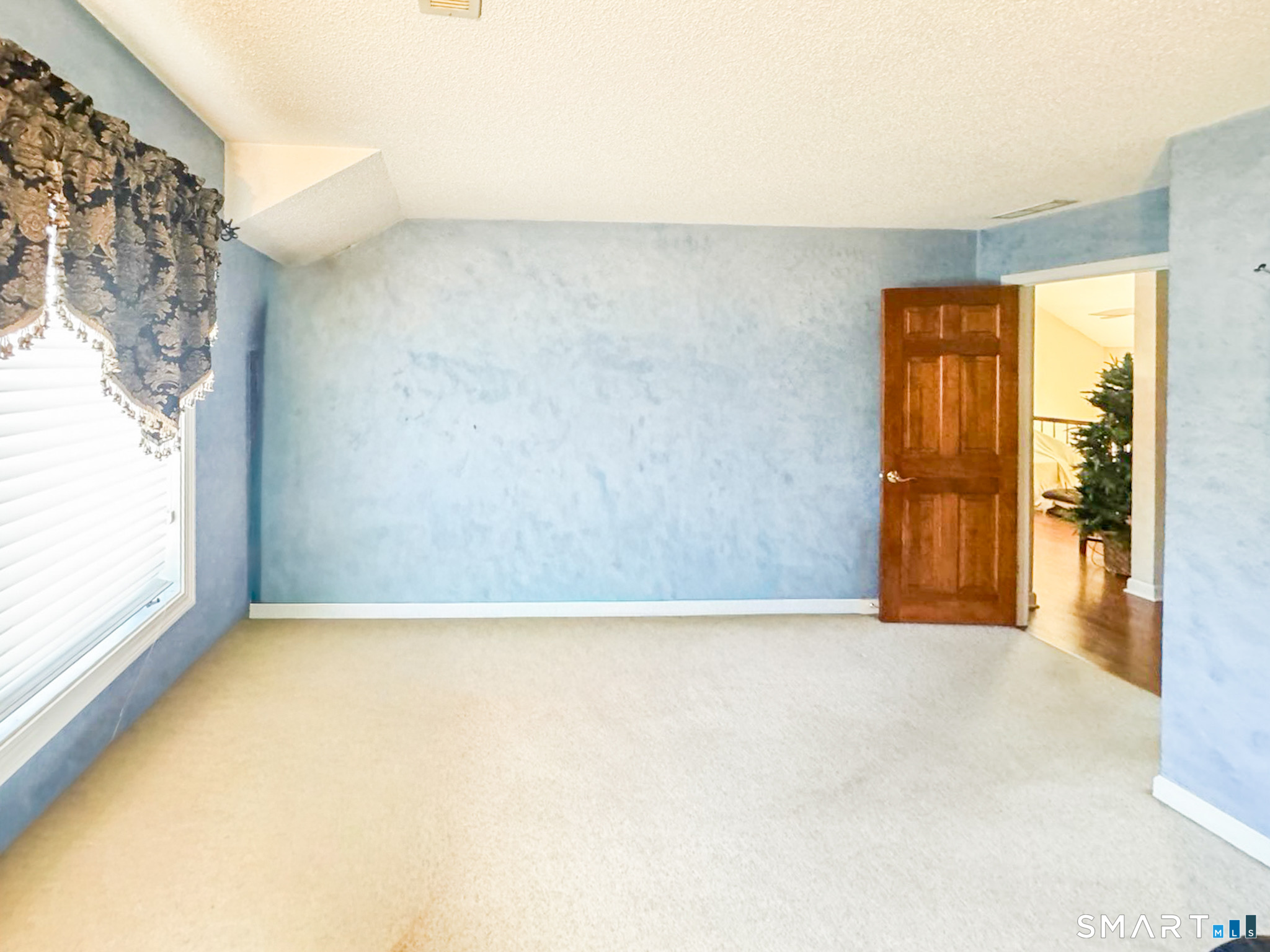 8 Whispering Pines Drive Wallingford CT 06492