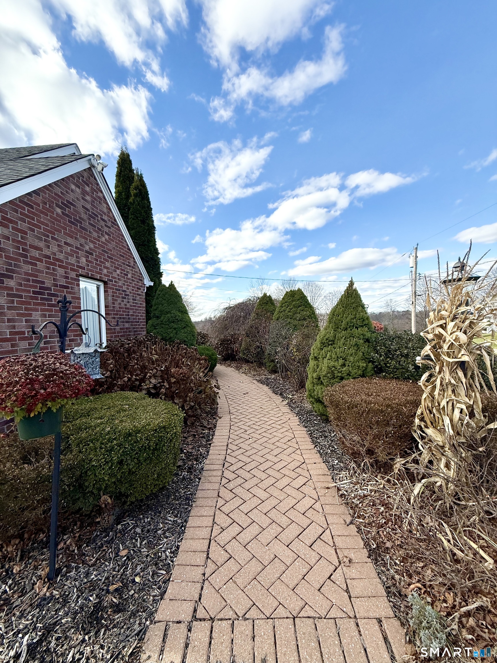 8 Whispering Pines Drive Wallingford CT 06492