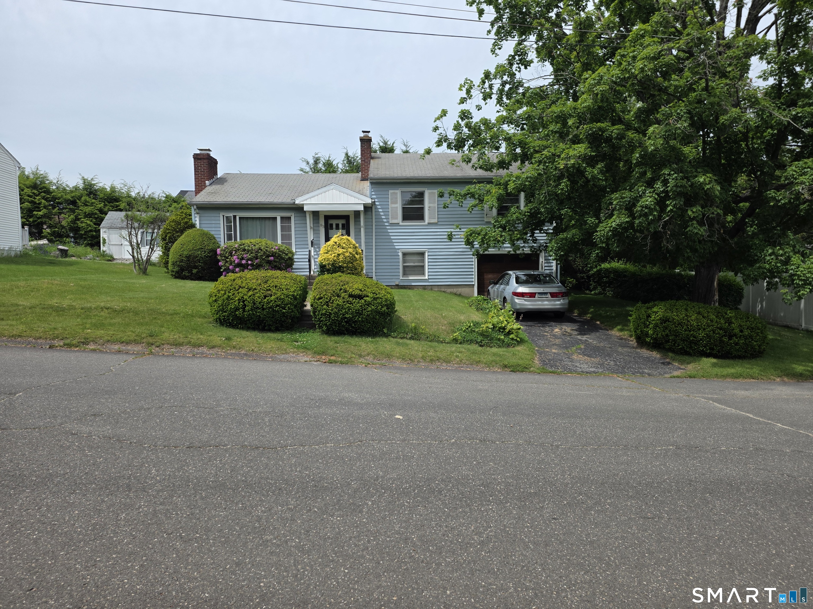 83 Sunnybrook Bend Waterbury CT 06708