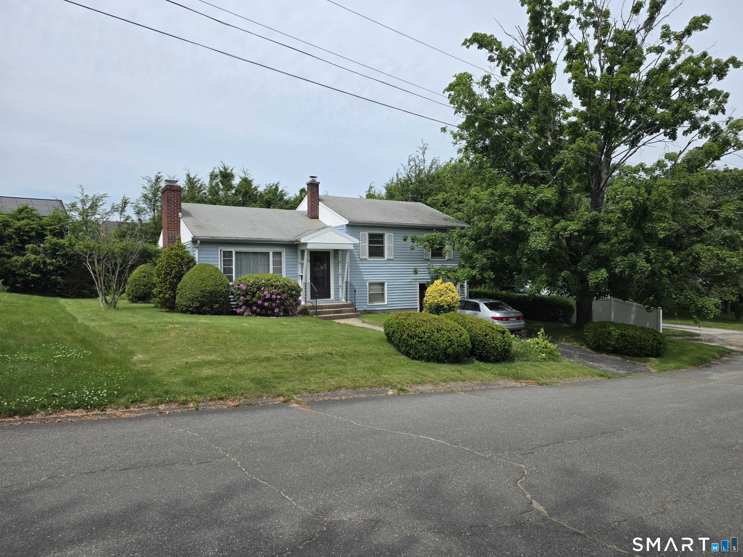 83 Sunnybrook Bend Waterbury CT 06708