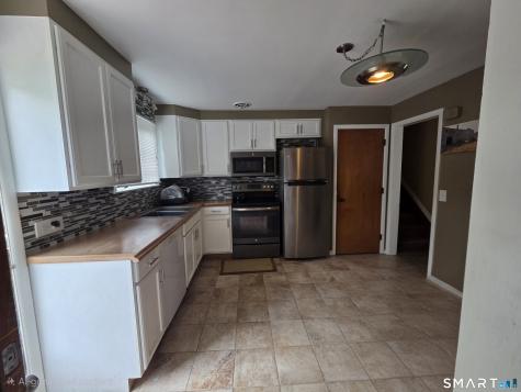 83 Sunnybrook Bend Waterbury CT 06708