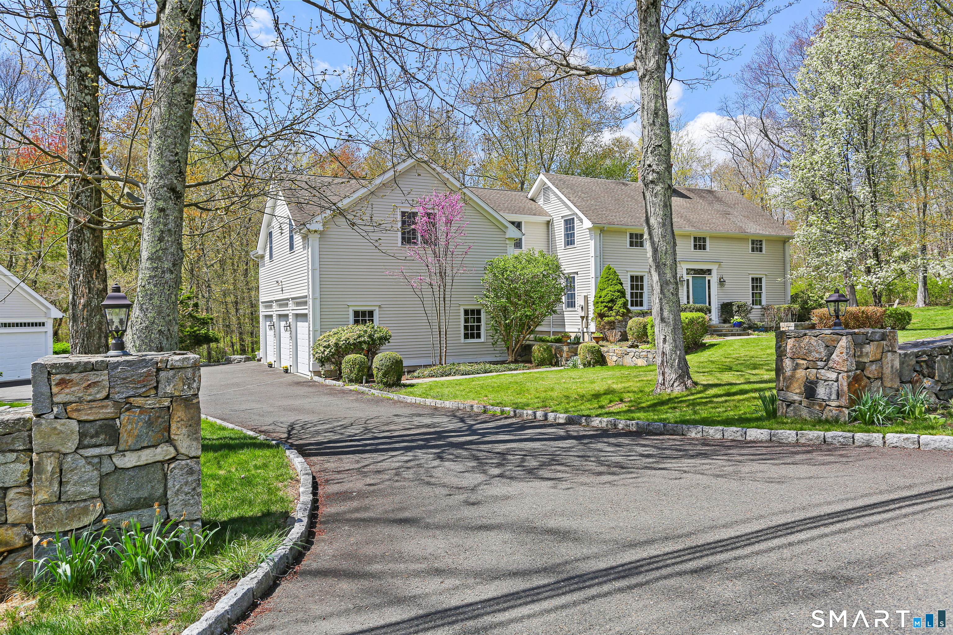 4041 Redding Road Fairfield CT 06824