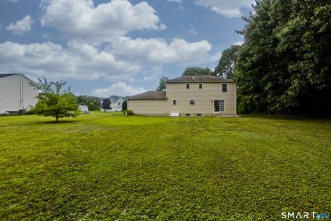 31 Broadleaf Circle Suffield CT 06093