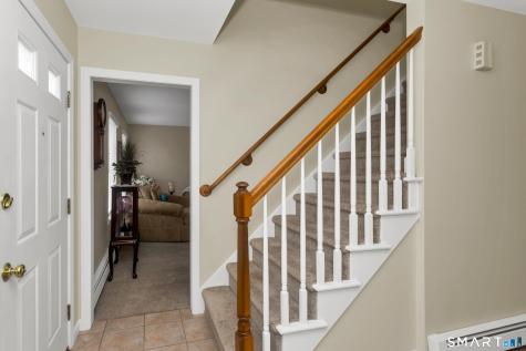 31 Broadleaf Circle Suffield CT 06093