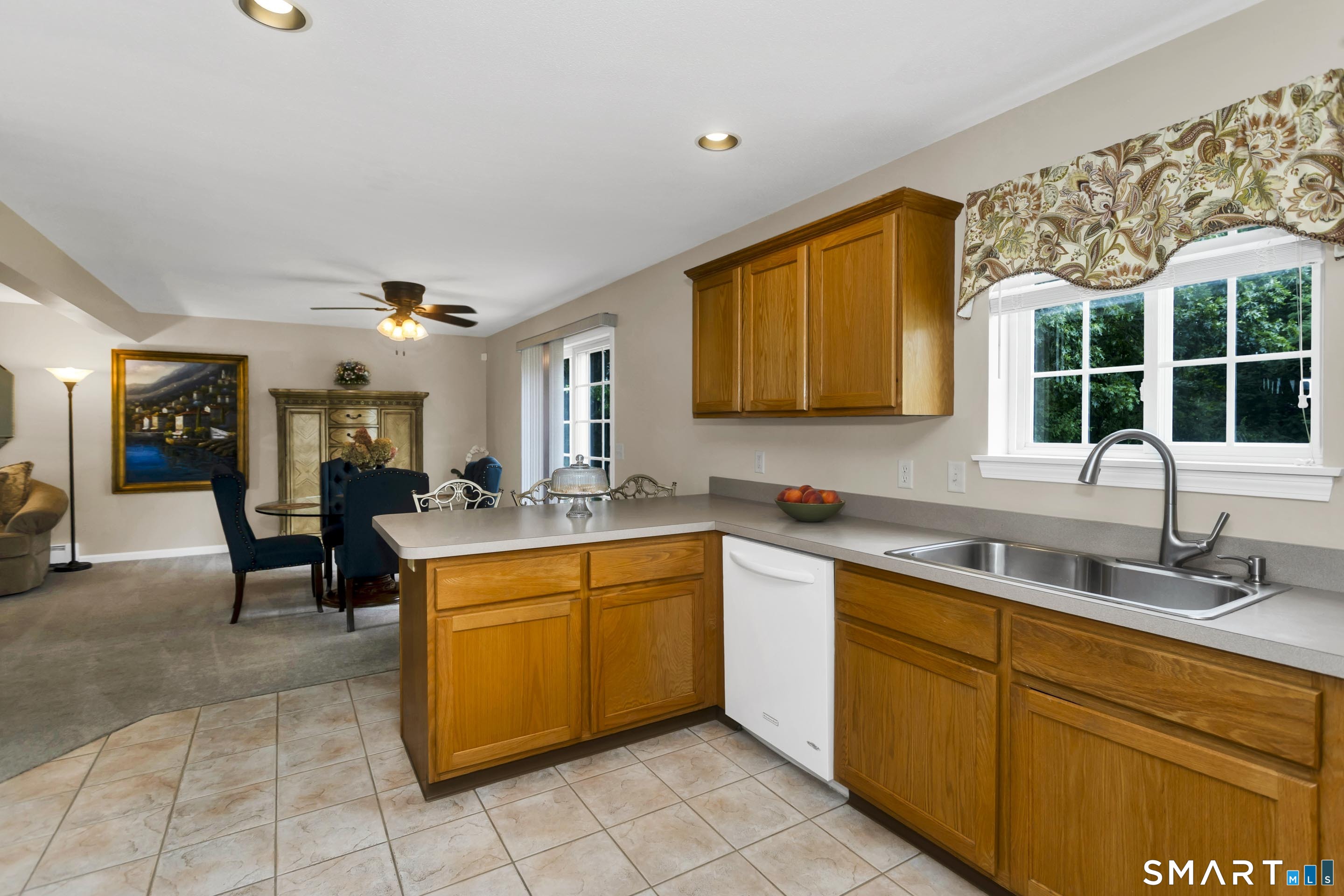 31 Broadleaf Circle Suffield CT 06093