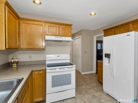 31 Broadleaf Circle Suffield CT 06093