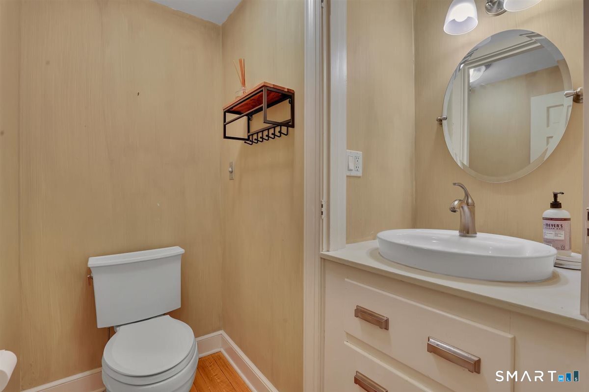 38 Knollwood Road North Haven CT 06473