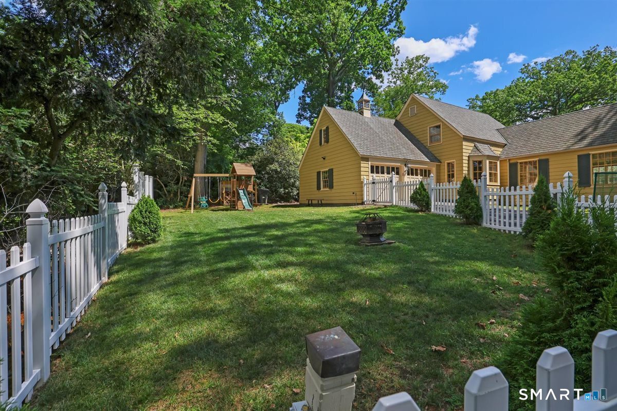 38 Knollwood Road North Haven CT 06473
