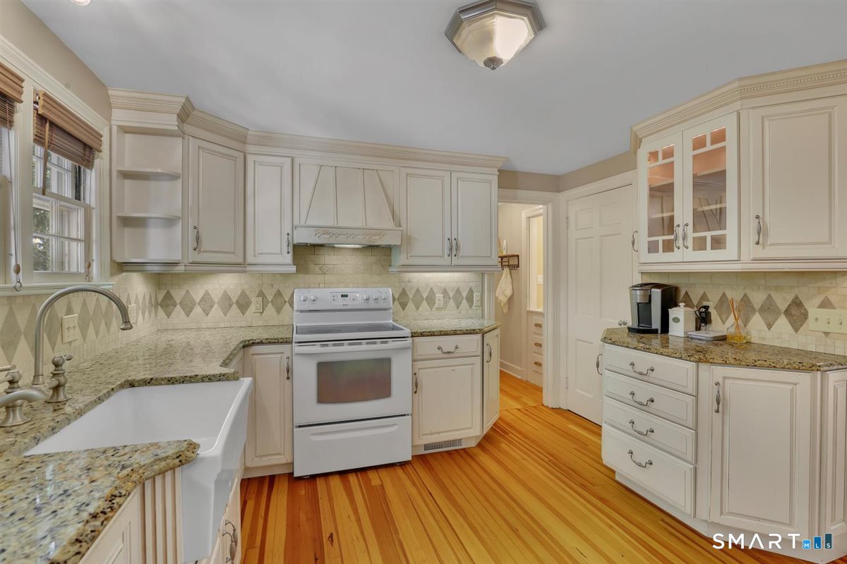 38 Knollwood Road North Haven CT 06473