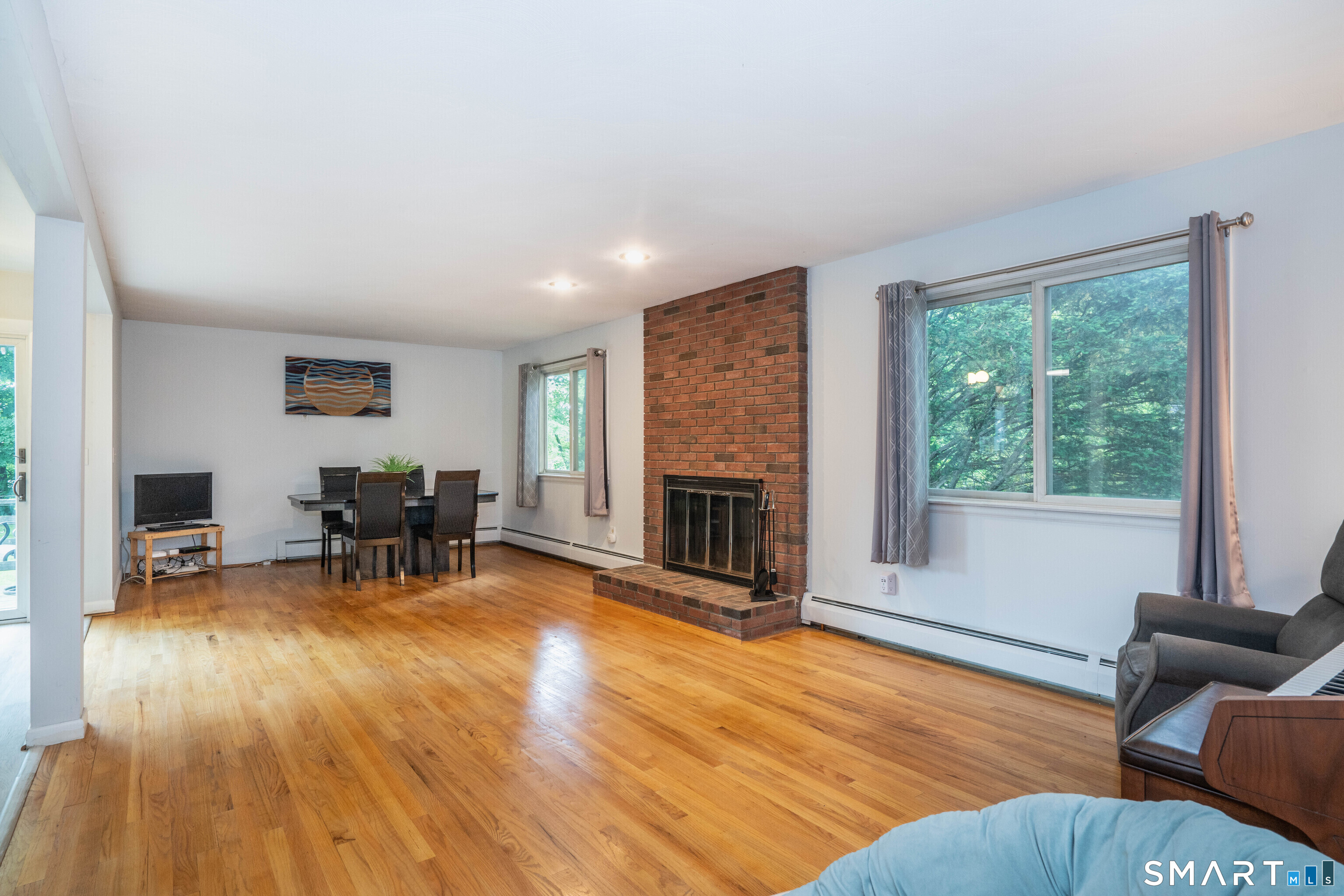 22 Terry Plains Road Bloomfield CT 06002