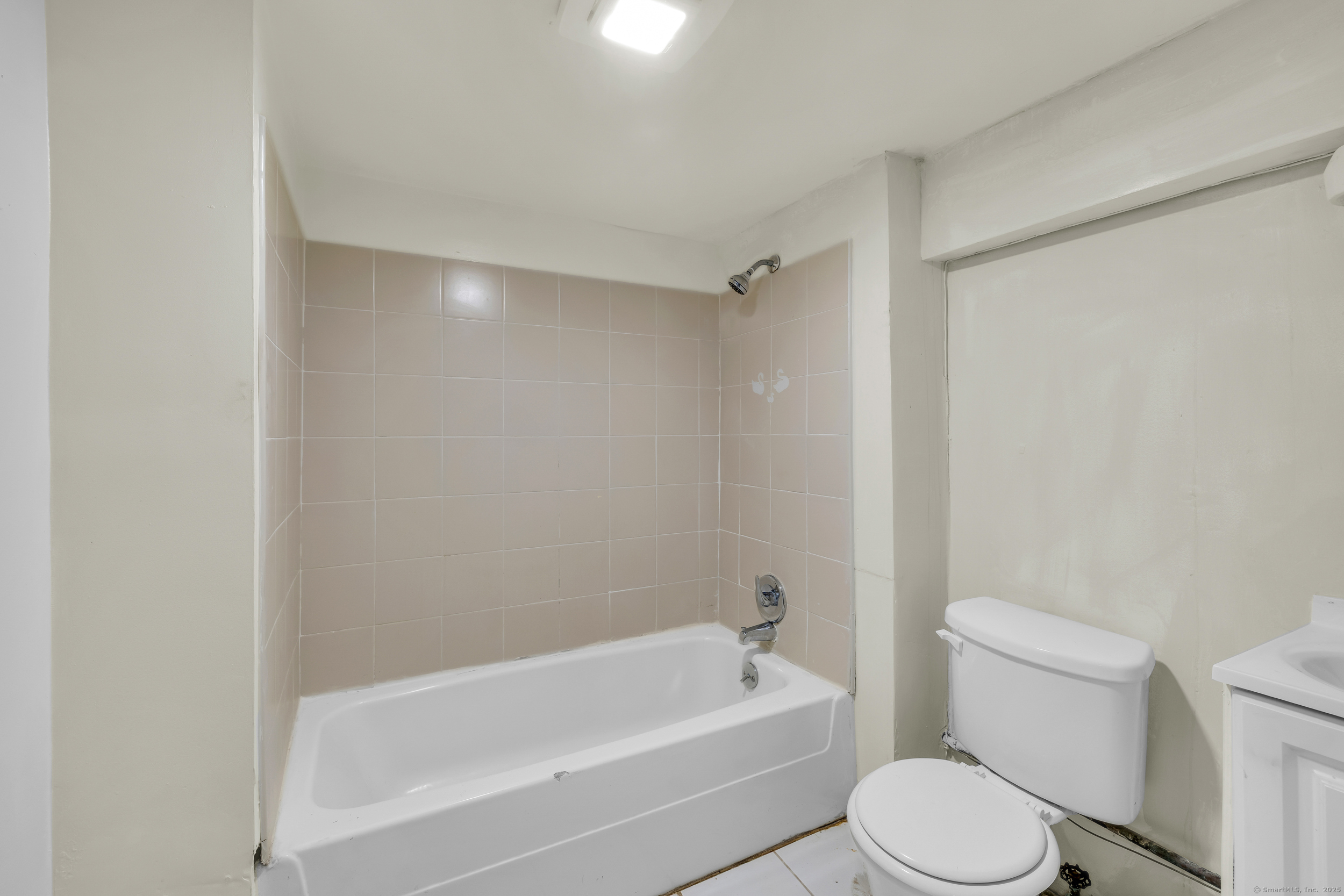 17 Mills Road Windsor CT 06095