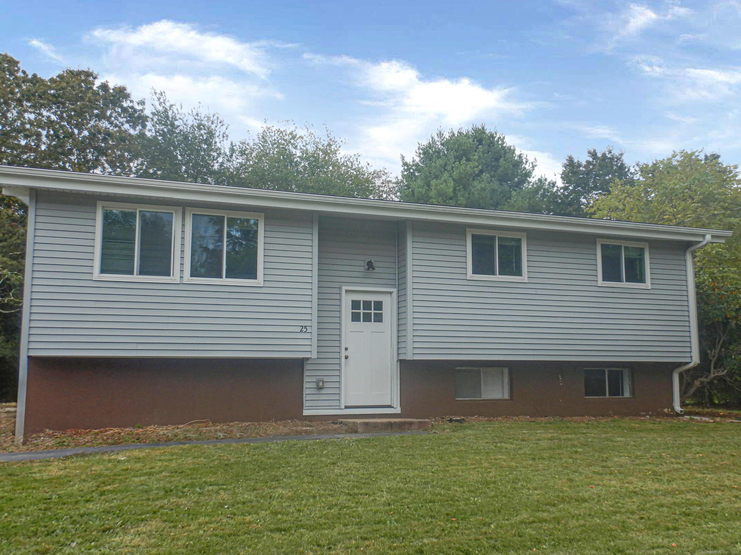 25 Meetinghouse Lane Ledyard CT 06339