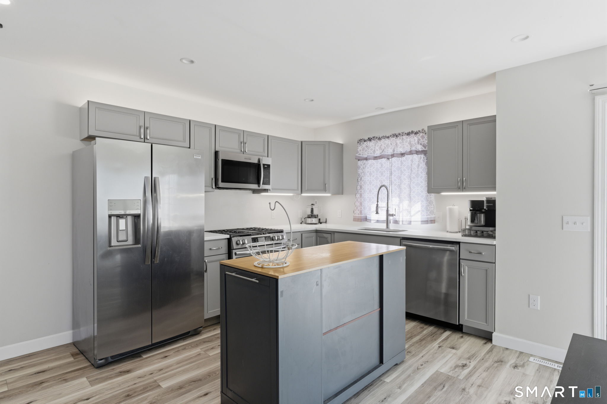 17 Cinnamon Circle West Hartford CT 06110