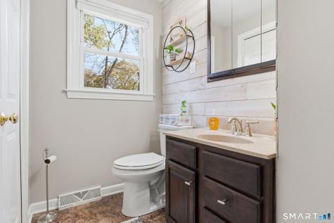 25 Forest Road East Lyme CT 06357