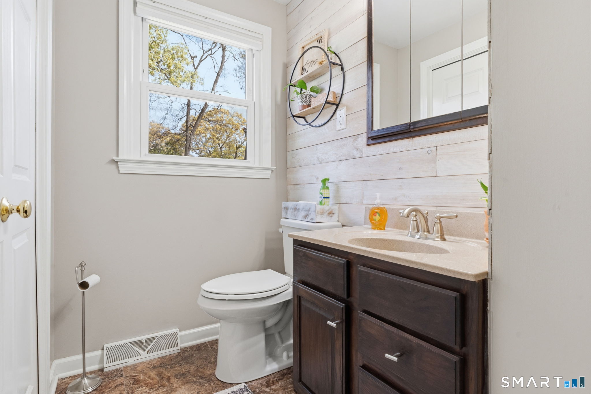25 Forest Road East Lyme CT 06357