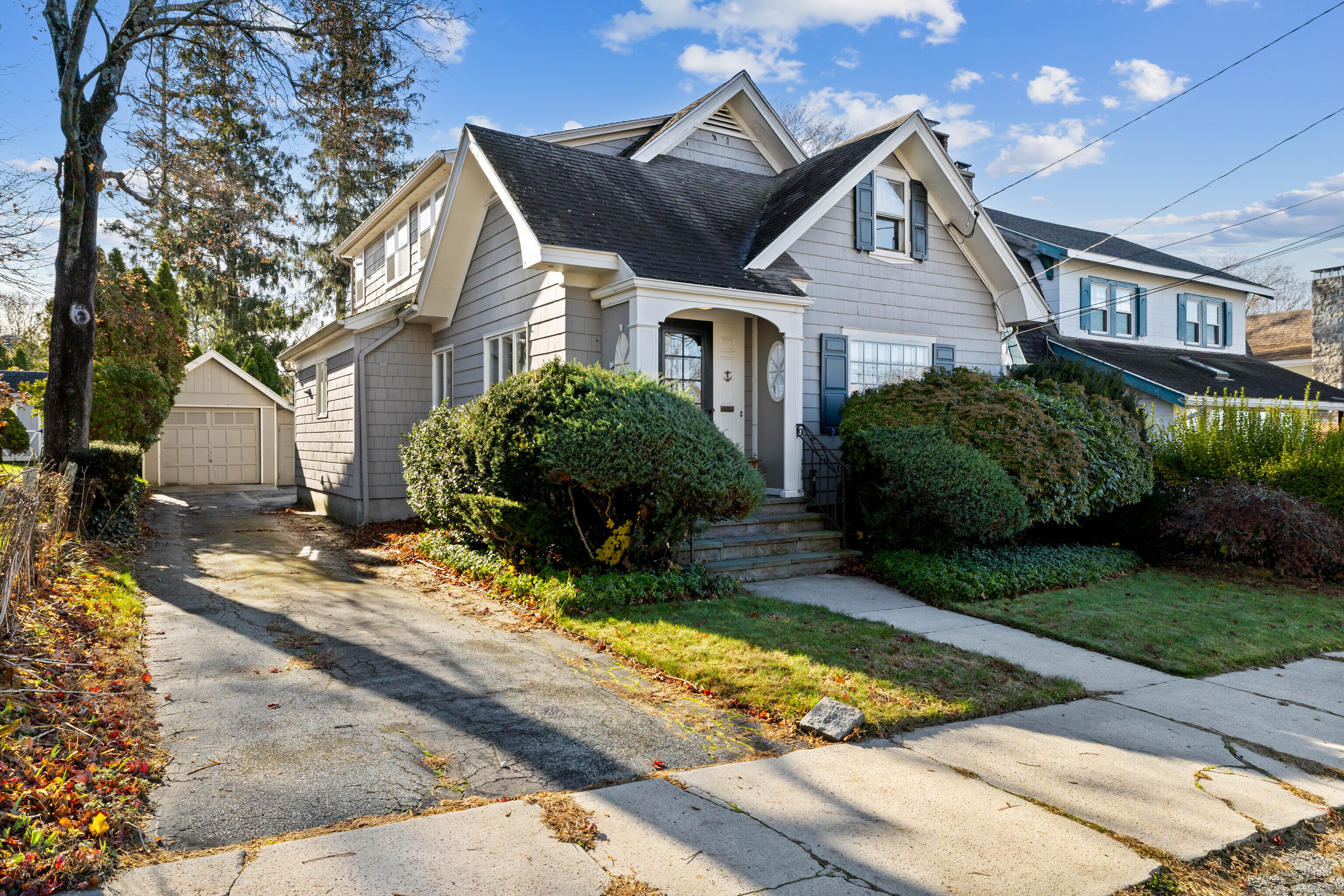 194 Thames Street New London CT 06320