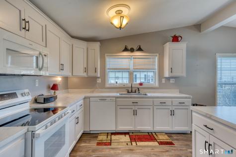 21 Laurel Circle East Windsor CT 06088