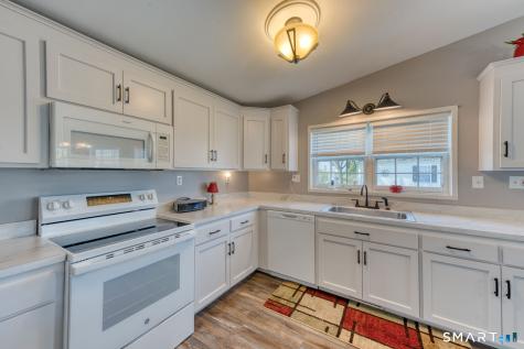 21 Laurel Circle East Windsor CT 06088