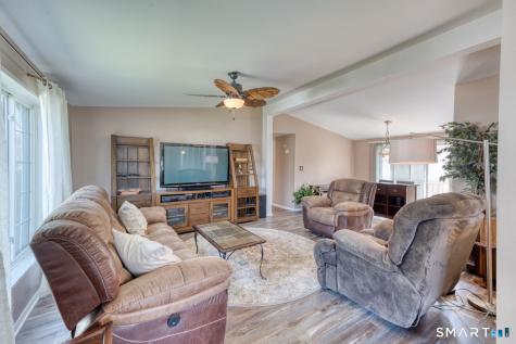 21 Laurel Circle East Windsor CT 06088