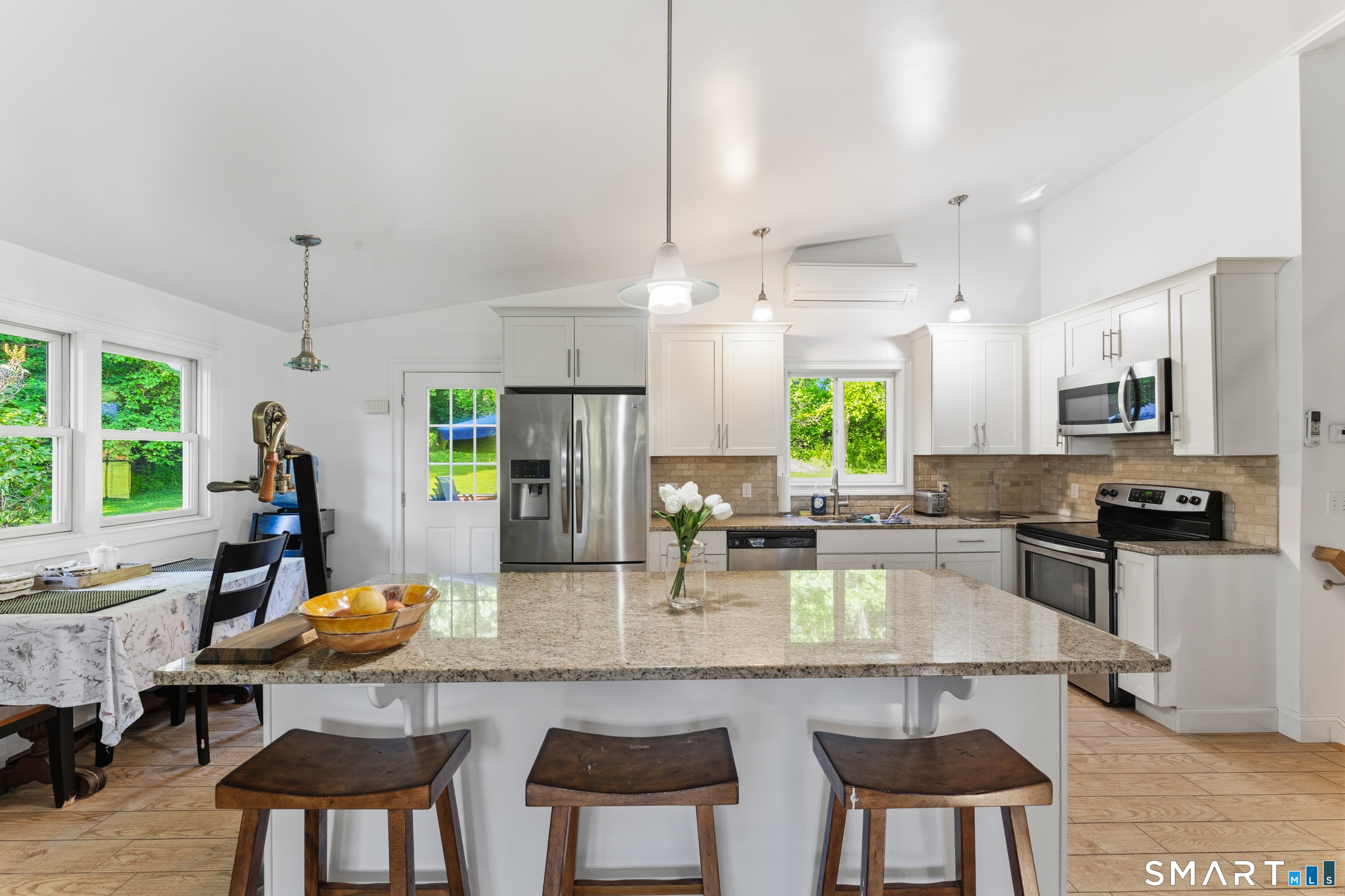 21 North Pleasant Rise Brookfield CT 06804