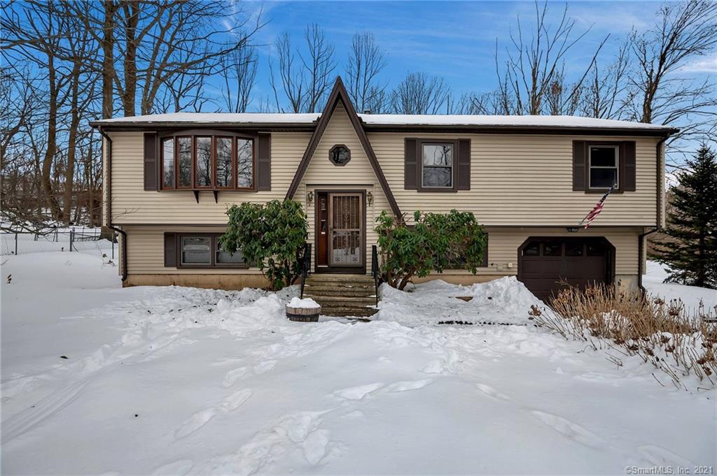 20 Felicia Drive East Haven CT 06513