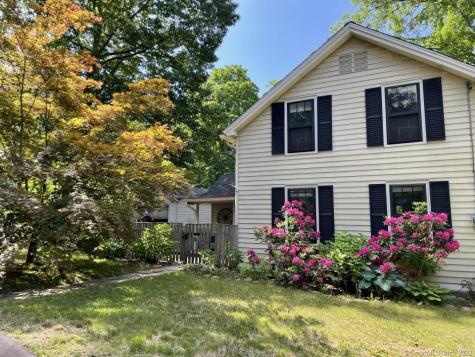 39 School Street Avon CT 06001